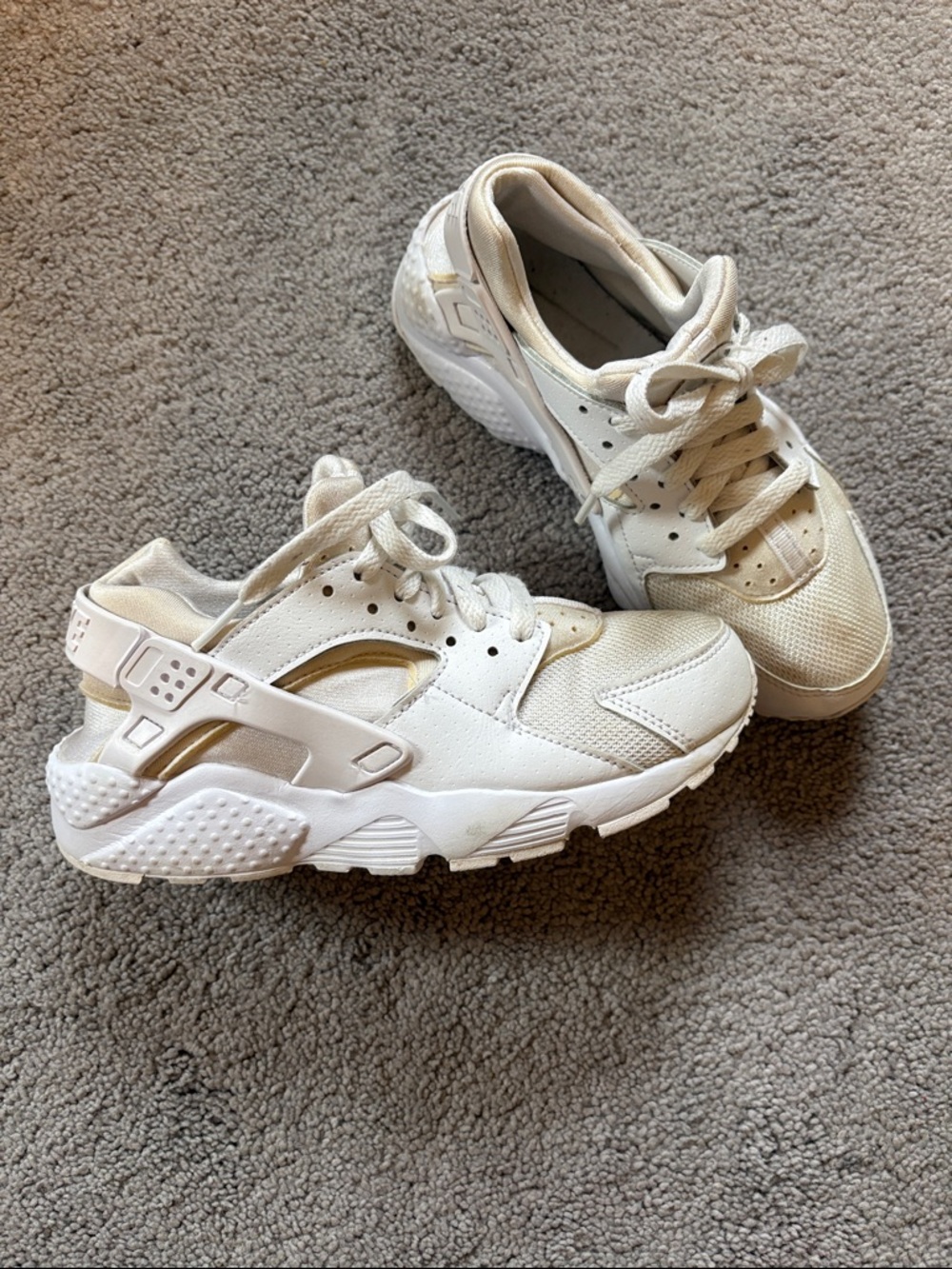 NIKE,White, Athletic Sneakers - size 4.5Y.